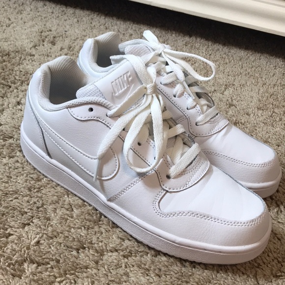 Nike Shoes - Nike White Shoes